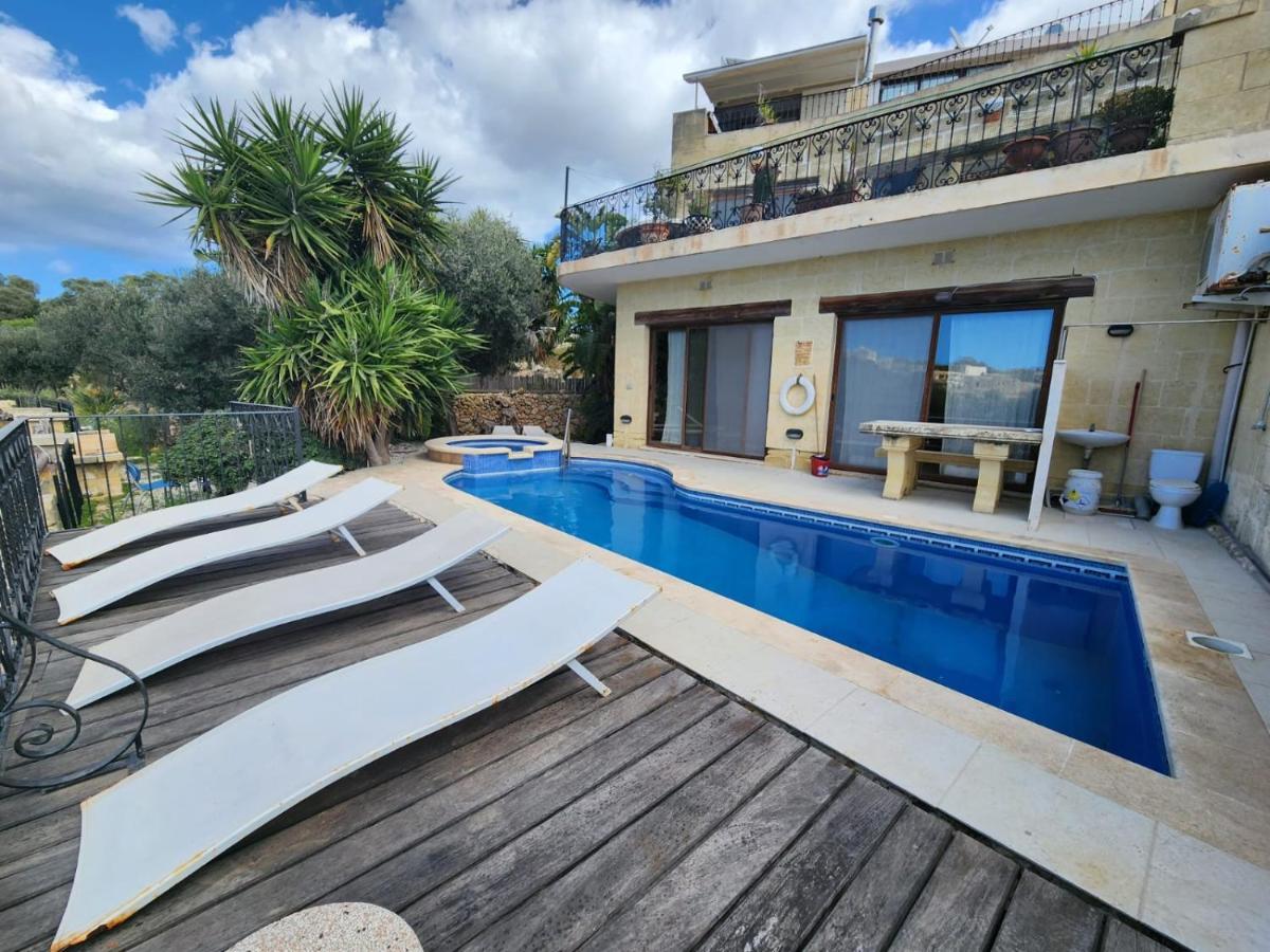 Bed and Breakfast Sunny Gozo Getaway Pool & Easy Check-In Ghajn il-Kbira  Экстерьер фото