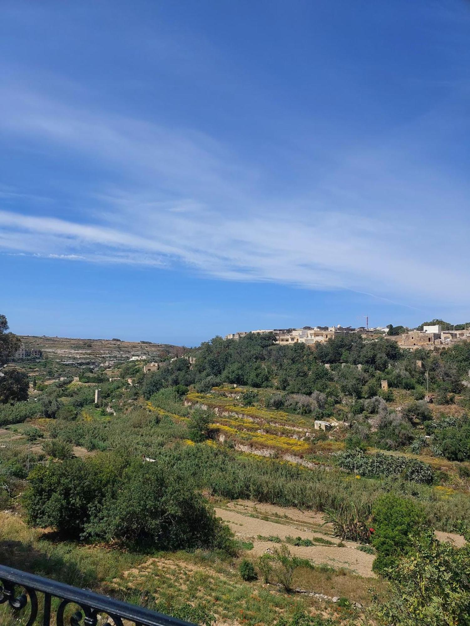 Bed and Breakfast Sunny Gozo Getaway Pool & Easy Check-In Ghajn il-Kbira  Экстерьер фото