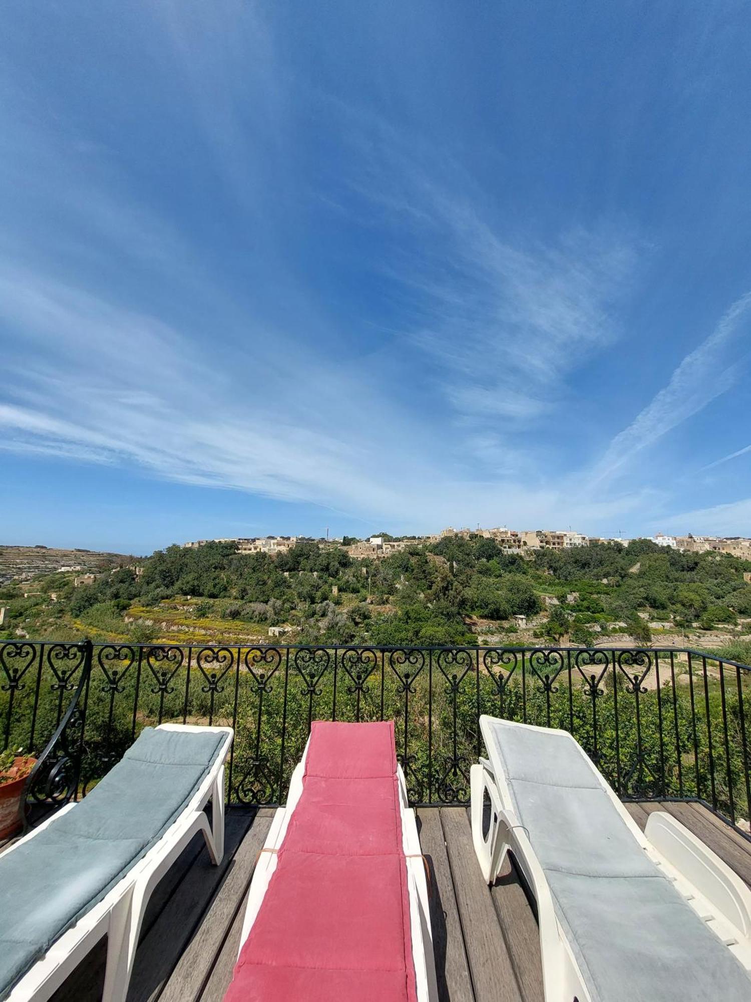 Bed and Breakfast Sunny Gozo Getaway Pool & Easy Check-In Ghajn il-Kbira  Экстерьер фото